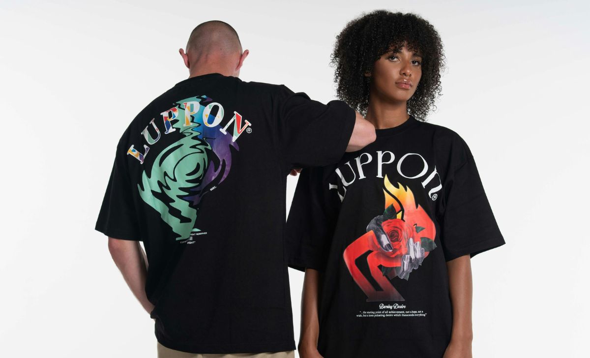 kaos hitam